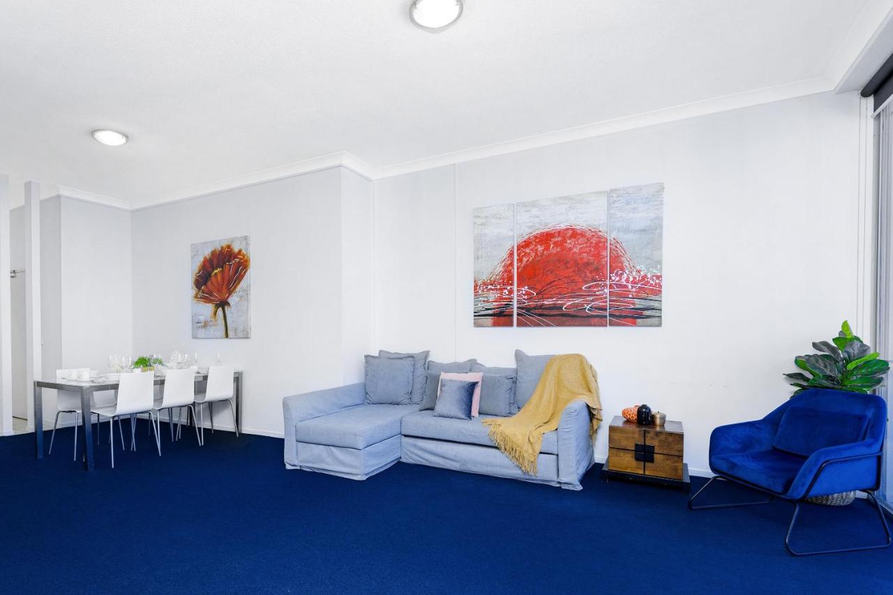 Chevron Renaissance And Sub Penthouses - We Accommodate Apartment Gold Coast