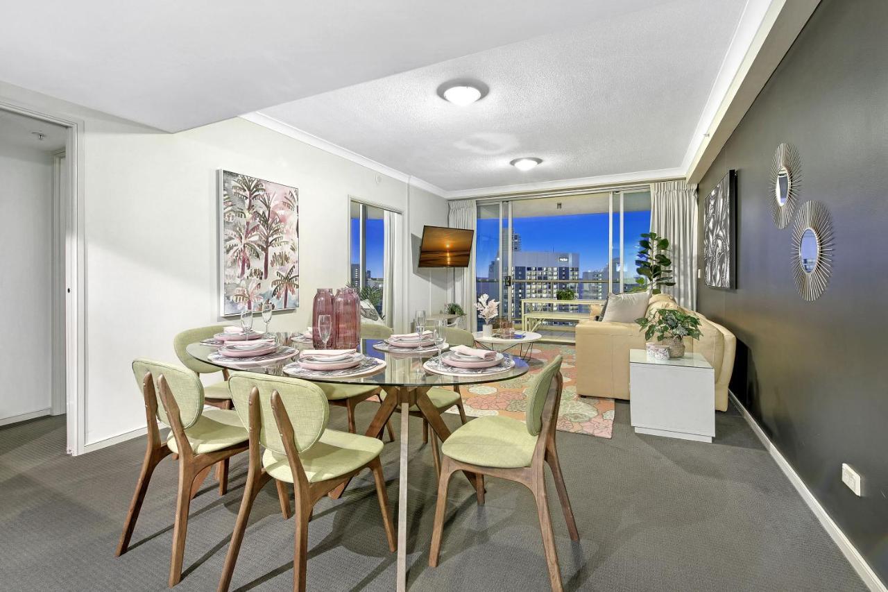 Chevron Renaissance And Sub Penthouses - We Accommodate * Gold Coast