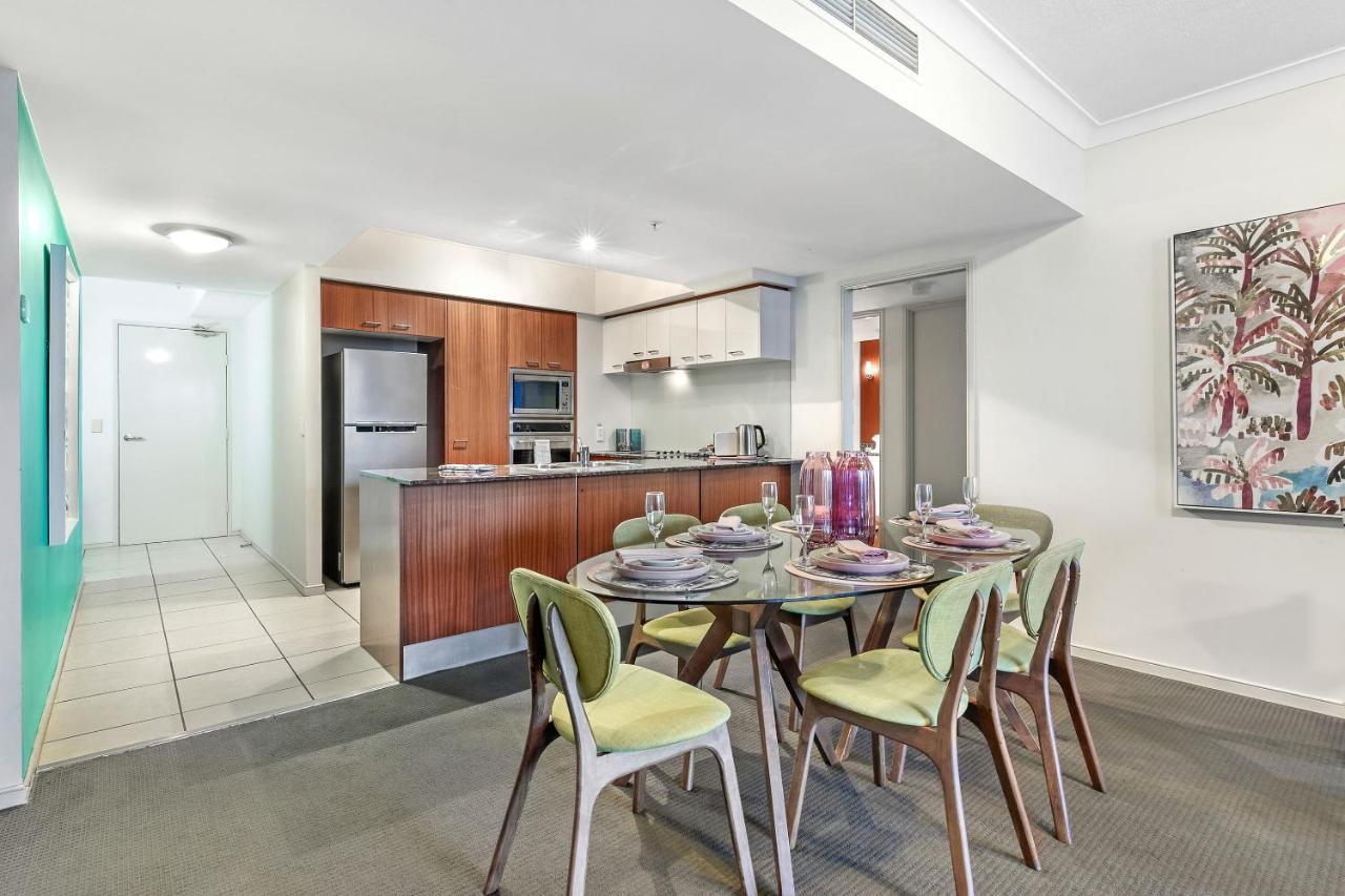 Apartment Chevron Renaissance And Sub Penthouses - We Accommodate