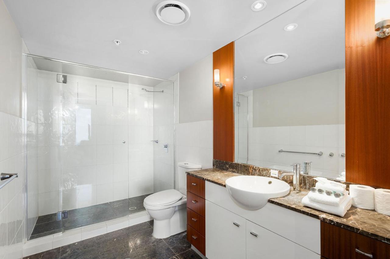 Chevron Renaissance And Sub Penthouses - We Accommodate Apartment *